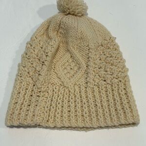 JOHN MOLLOY IRELAND IVORY WOOL KNIT BEANIE CAP HAT WOMEN'S OS